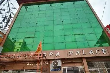 Hotel Maha Roopa Palace