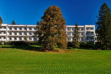 Hotel Palace   Kúpele Sliač