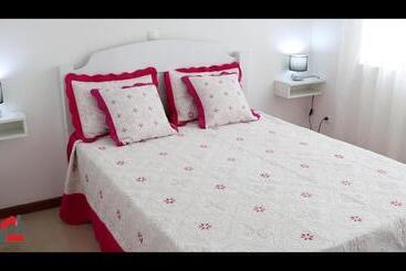 פנסיון Guest House Lina Elisa