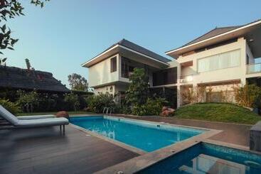 Resort Oro The Estates, Nandi Hills