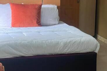 Florence Hotel And Suites