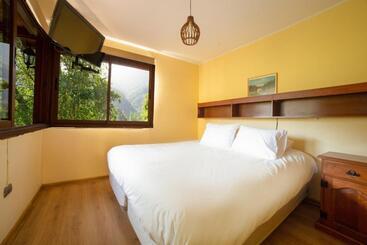 Hotel Parque San José Caja Los Héroes