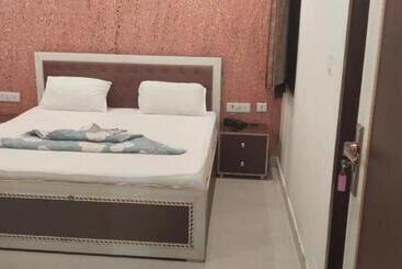 Hotel Shri Shyama Shyam Dham