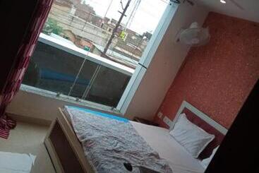 Hotell Shri Shyama Shyam Dham