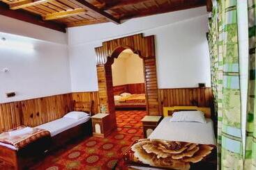 Pensão Himalayan Home