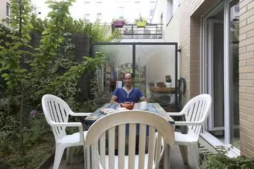 پانسیون Private Room With Terrace In Shared House
