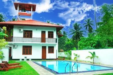 Hotel Paradise Stays Bentota