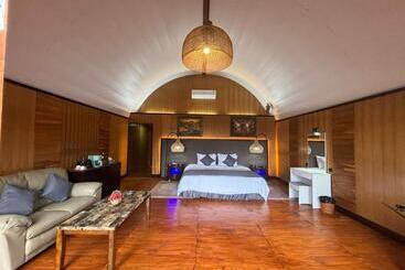 Отель Pondanu Living