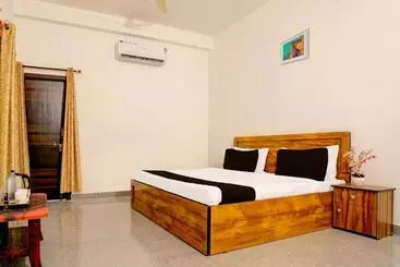 Oyo Hotel Anvi Premium Guest House