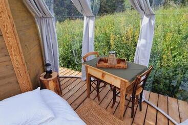 تختخواب و صبحانه La Tête Ailleurs