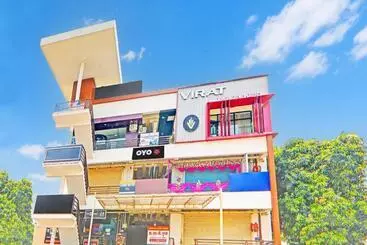 Hotel Oyo Flamingo Inn