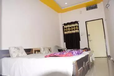 Pension  Gurudham Guest House