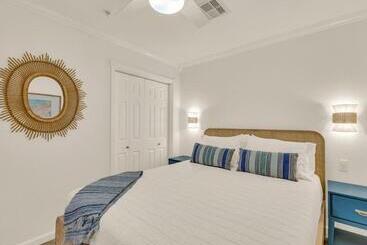 Huoneistohotelli Poolside Paradise