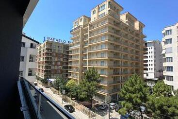 Pensão Apartments In Zaharia Residence