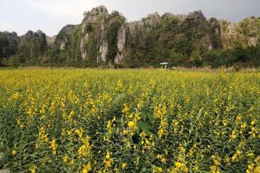 هتل A Moment Of Love...by Red Z, Baan Mung