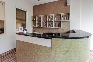 ホテル Capital O 91696 Kimara Homestay & Resto