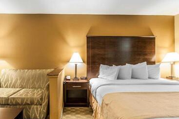 בית מלון כפרי Quality Inn & Suites