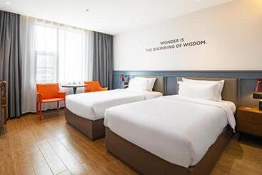 Premier City Comfort Hotel Wuhan Hankou Railway Station Changgang Road Metro Station