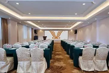 Vienna Hotel Jiangsu Zhangjiagang Passenger Terminal Station