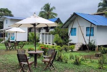 هتل Pacific Blue En Ladrilleros