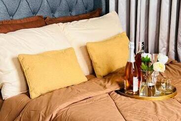Hotell Elegant Condo Staycation In Cainta