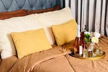 Hotel Elegant Condo Staycation In Cainta