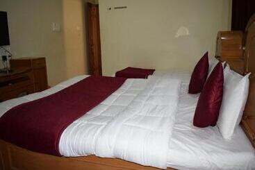 Hotel Manas Homestay By Sky Stays