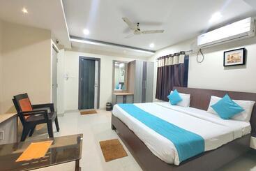 בית מלון כפרי Shivangi Puri Perfect Location With Comfortable Room