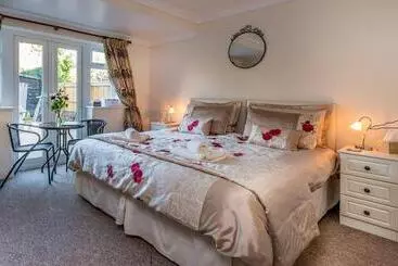 Bed and Breakfast Wimborne Lodge