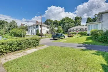コテージ Colorful Home ~ 1 Mi To Hudson River!