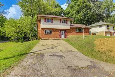 Mökkimajoitus Dayton Home 4 Mi To Downtown, Pets Welcome!
