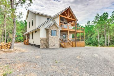 Cabane Elegant Broken Bow Gem W/ Private Pool & Game Room