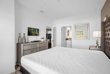 Сельский дом Beautiful Townhouse Next To Disney Parks 04