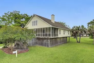 Mökkimajoitus Ion By Avantstay Walk To Beach, Dining, Shopping Central Location Deck