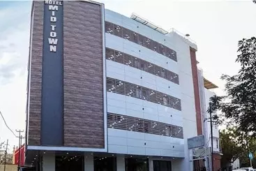 Fabhotel Prime Midtown