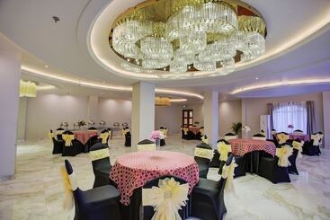 호텔 Sarovar Portico Saharanpur