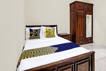 Hotel Spot On 92424 Wulan Homestay Syariah