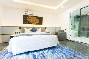 De Signature Tower Hotels & Suites