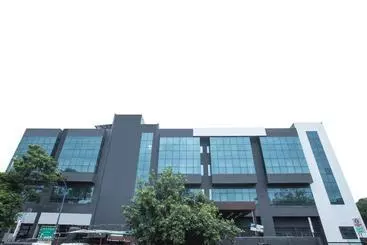 هتل Cosmopolitan  Indore