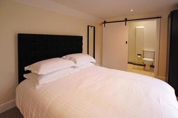 Hotell The Greyhound Inn