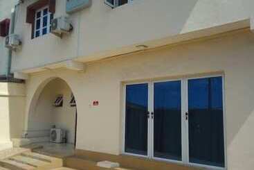 Hotel Whitebrook Suites And Bar