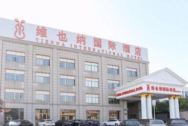 Vienna International Hotel Shanghai Pudong Xinchang Old Town Subway Station