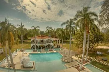 ホテル Arena Santa Fe De Antioquia