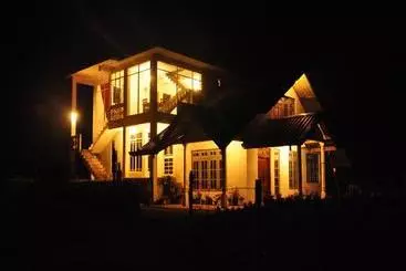 هتل Moonplains Hemaya Bungalow