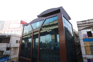 ホテル Oyo Rooms Near North Railway Station Overbridge