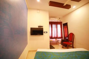 ホテル Oyo Rooms Near North Railway Station Overbridge