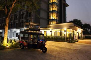 هتل The Harmony Ville