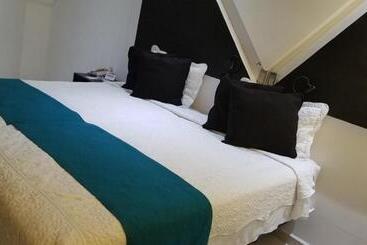 酒店 Dluxe & Suites