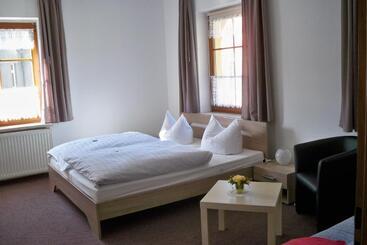 Отель Gasthof Zum Döhlerwald