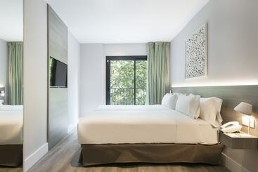 هتل Niu Barcelona